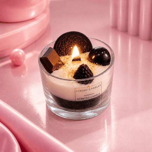 Dišeča sveča Oreo Cookies Luxury Candles – vonj čokolade in lešnika